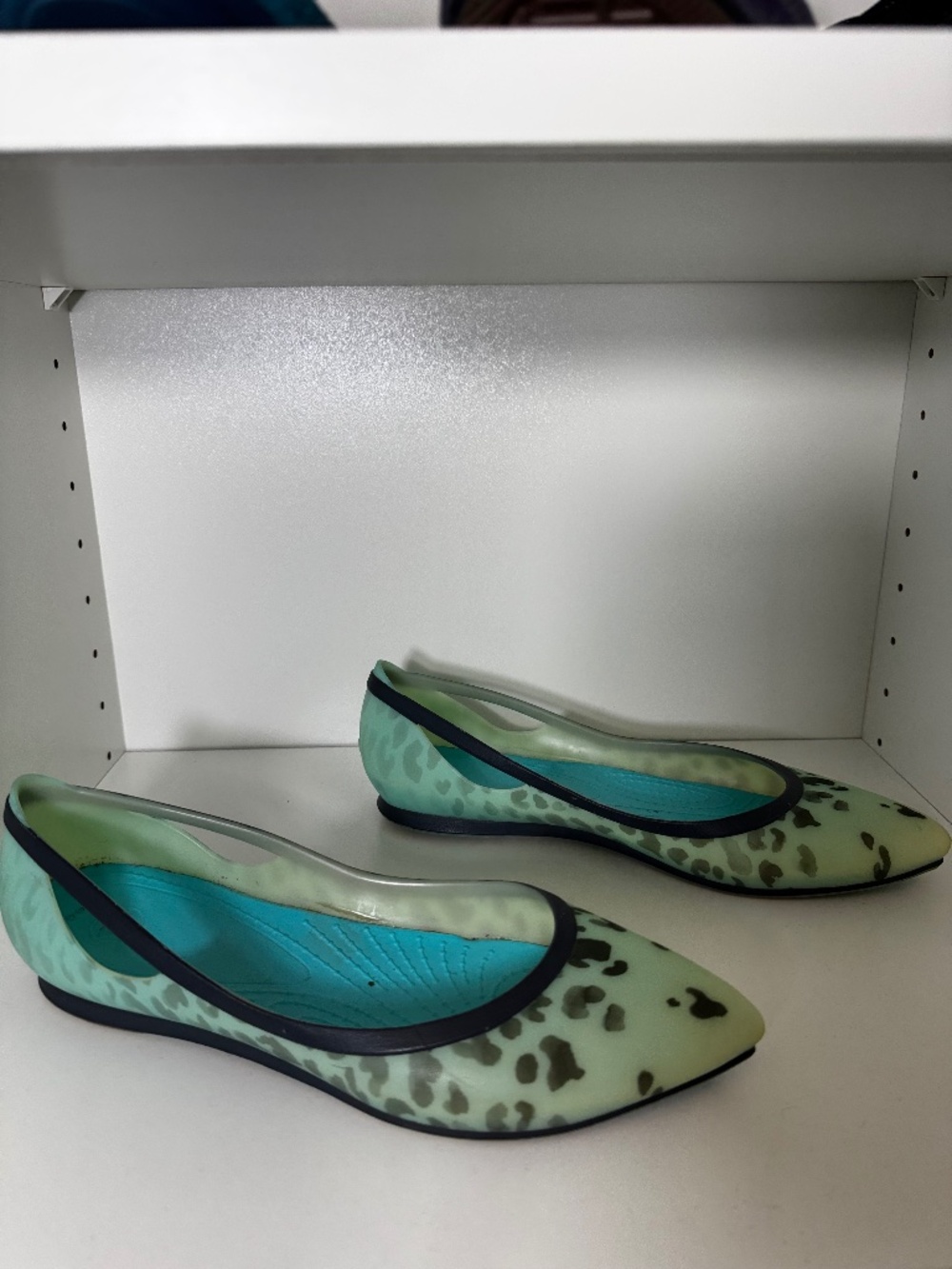 Crocs pointed flats